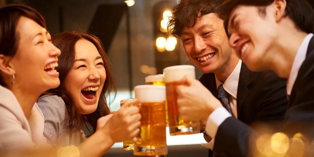 En Japón. Un país del primer mundo le pidió a sus jóvenes que tomen más alcohol.
