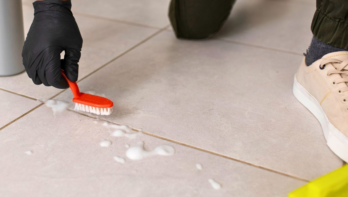 El vinagre mantiene los pisos limpios, es un producto seguro y no daña las baldosas. El vinagre mantiene los pisos limpios, es un producto seguro y no daña las baldosas. 