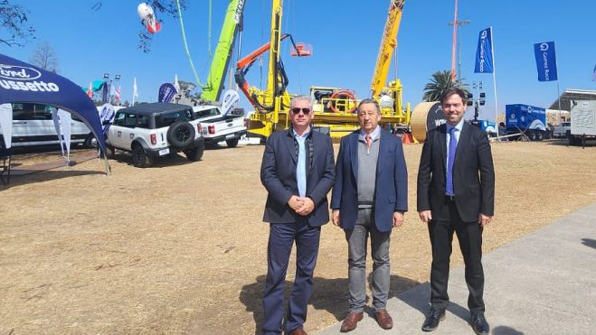 Emilio Guiñazú, Celso Jaque y Jerónimo Shantal en la feria de Minería que se realiza en Salta.