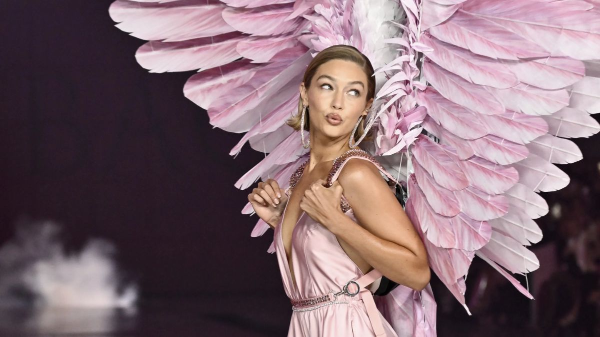 Victoria Secret Fashion Show 2021 Full Video El video de la apertura de Gigi Hadid brillando en el regreso del