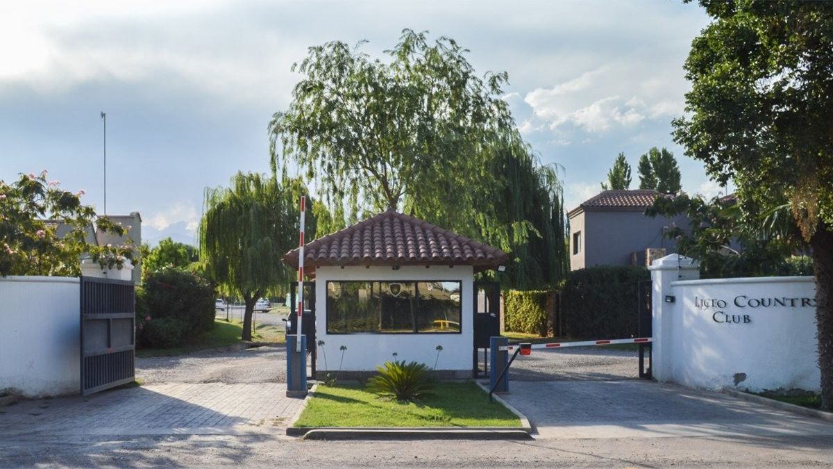 Un comerciante sufrió el robo de 100.000 dólares en su casa