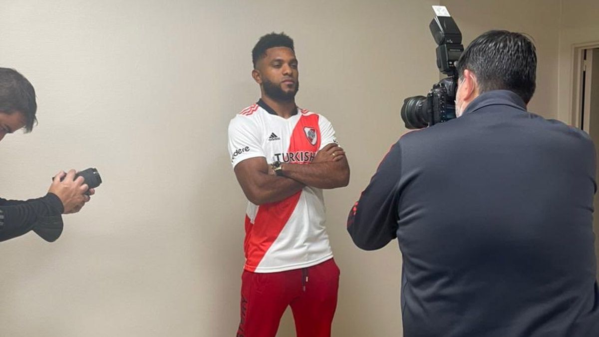 El colombiano Miguel Borja intentará reemplazar los goles de Julián Álvarez en River.