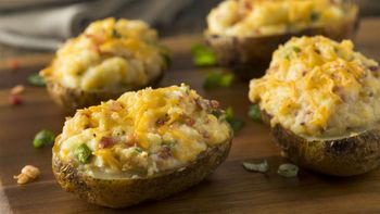 Cómo hacer papas rellenas rendidoras: la receta con pollo, verduras y queso gratinado Cómo hacer papas rellenas rendidoras: la receta con pollo, verduras y queso gratinado