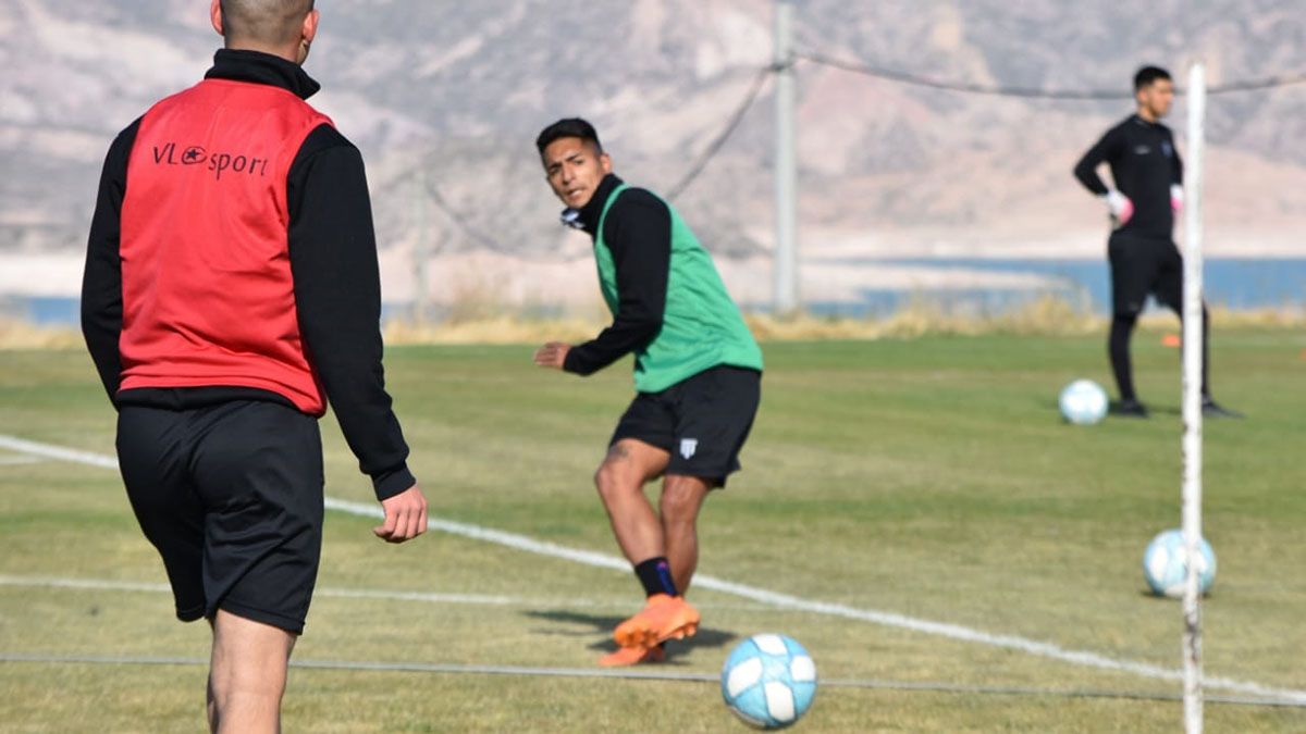 El volante del Lobo Fernando Cortés. Foto: gentileza Prensa Gimnasia y Esgrima.