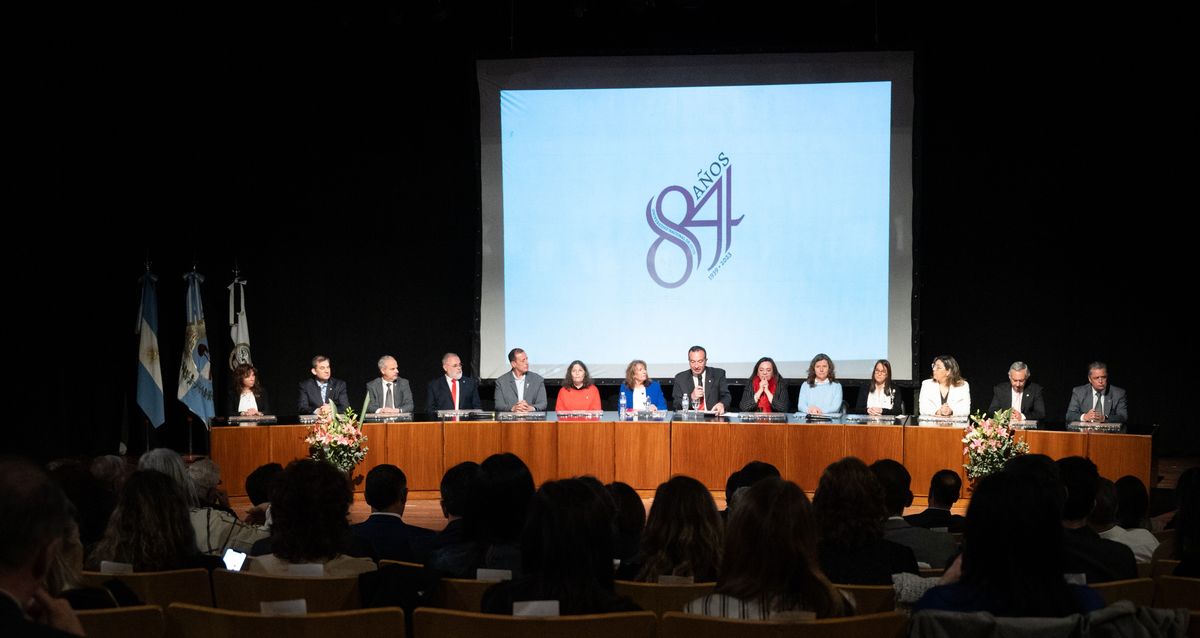 Al cumplirse el 84° aniversario de la UNCuyo, las autoridades hicieron conocer su posición sobre la educación pública y el Conicet.