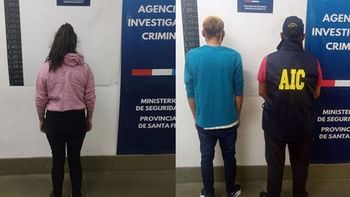 Una pareja intentó matar a golpes a su beba de 27 días y quedó detenida