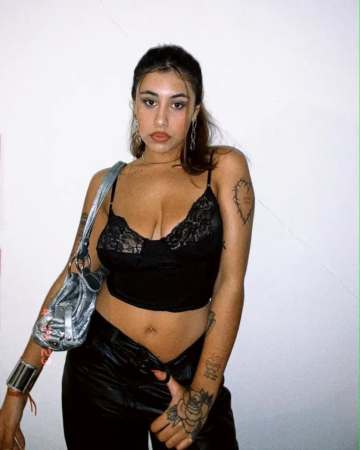 Una joven gana fortuna en OnlyFans, aunque sus padres no la dejaban trabajar mientras estudiaba su carrera universitaria. Una joven gana fortuna en OnlyFans, aunque sus padres no la dejaban trabajar mientras estudiaba su carrera universitaria.