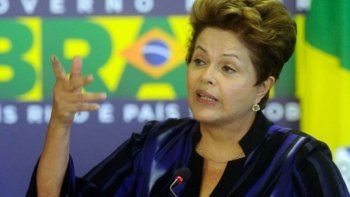 Si es reelegida, Rousseff regulará los medios de comunicaciòn de Brasil para evitar los oligopolios