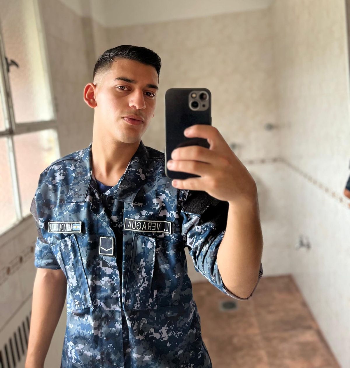 Lautaro, el maipucino de 19 años que se reinventó y dejó el desierto en busca del mar