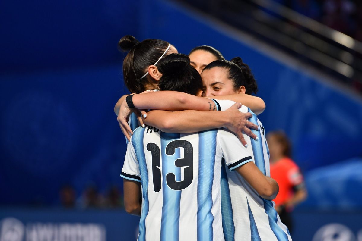 La Selección argentina está en cuartos de final del Mundial de futsal.