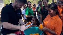 Juan de la Cruz Torales, el mendocino que saltó a la fama en MasterChef Australia, ahora es embajador de una ONG internacional y viajó al país más pobre del mundo para enseñar a las familias a cocinar.