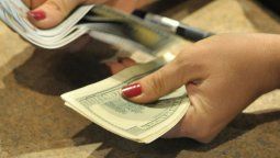 El dólar arrancó el 2019 a $38