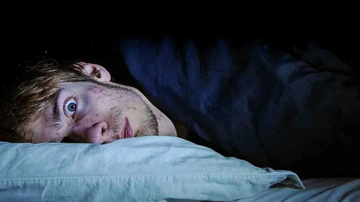 Despertarse a las 3.33 tiene dos significados. Despertarse a las 3.33 tiene dos significados.