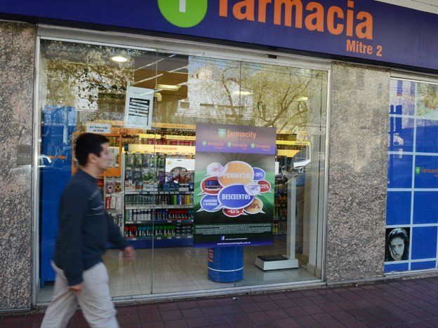 La Corte suspendió un decreto de Jaque y frenó el desembarco de Farmacity en Mendoza