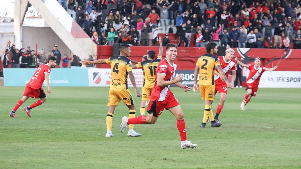 El defensor Imanol González le dio el triunfo al Deportivo Maipu frente a Mitre.