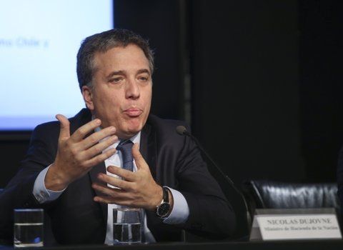 Dujovne advirtió que Ingresos Brutos nos deja fuera de juego en la competencia con otros países