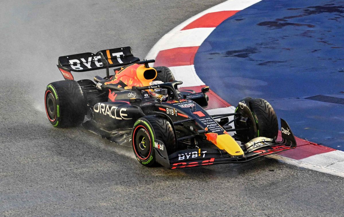 Verstappen, que este domingo puede ser campeón, no estuvo cómodo en la lluvia 