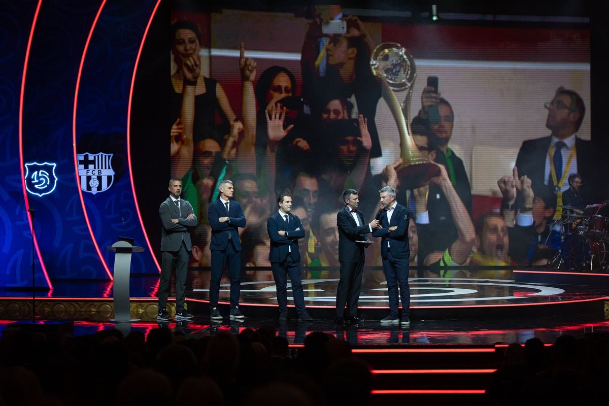 Gabriel Cairo en el escenario de la gala de los 125 a&ntilde;os del Barcelona.