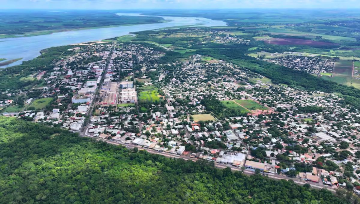 El Salto del Guaira es el nombre que recibe el pueblo donde se ubicaban las célebres cataratas llamadas Saltos del Guairá. Estas ocupaban una superficie de 18.565 km2 y su población es de 110.841 habitantes. El Salto del Guaira es el nombre que recibe el pueblo donde se ubicaban las célebres cataratas llamadas Saltos del Guairá. Estas ocupaban una superficie de 18.565 km2 y su población es de 110.841 habitantes.