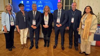 Cornejo llevó a Costarelli a Burdeos para mostrarle al mundo el proyecto de la Ciudad del Vino Cornejo llevó a Costarelli a Burdeos para mostrarle al mundo el proyecto de la Ciudad del Vino