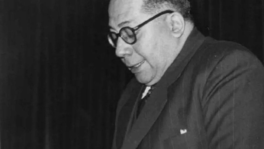 Ramón Carrillo fue un neurocirujano, neurobiólogo y médico sanitarista argentino. Fue la primera persona que ejerció el cargo de ministro de Salud de Argentina, durante la presidencia de Juan Domingo Perón.
