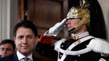 Conte logró ser investido por el Parlamento italiano