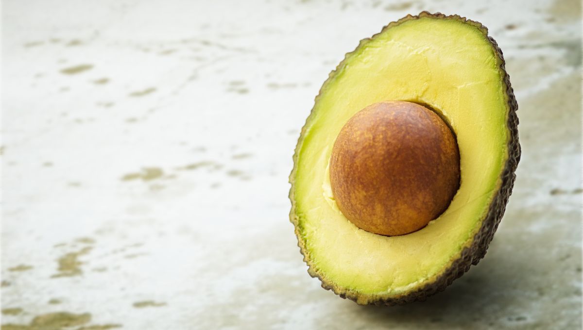 El carozo de la palta puede rayarse y usarse en tratamientos de cosmética. El carozo de la palta puede rayarse y usarse en tratamientos de cosmética. 