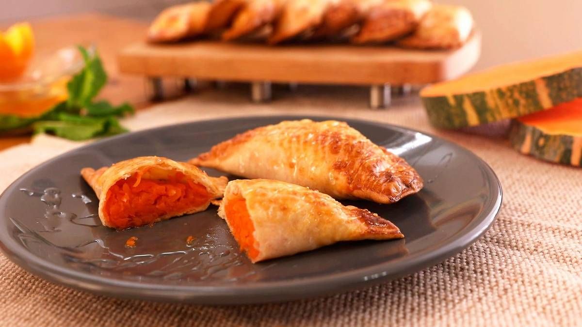 Recetas: empanadas de calabaza con relleno cremoso y 4 ingredientes.