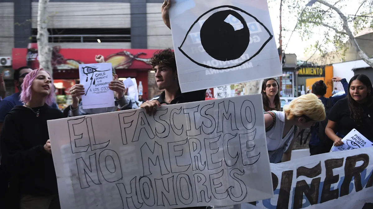 El grupo que se manifestó contra Piñera en septiembre de 2023. El grupo que se manifestó contra Piñera en septiembre de 2023.