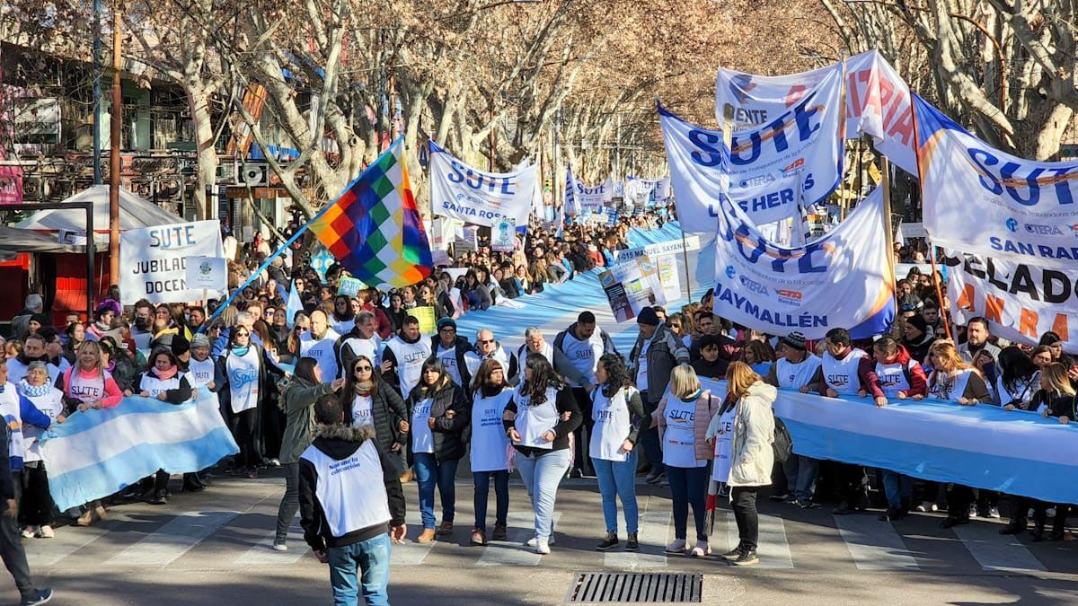 El Gobierno viene enfrentando semanas difíciles con los reclamos salariales de los estatales.