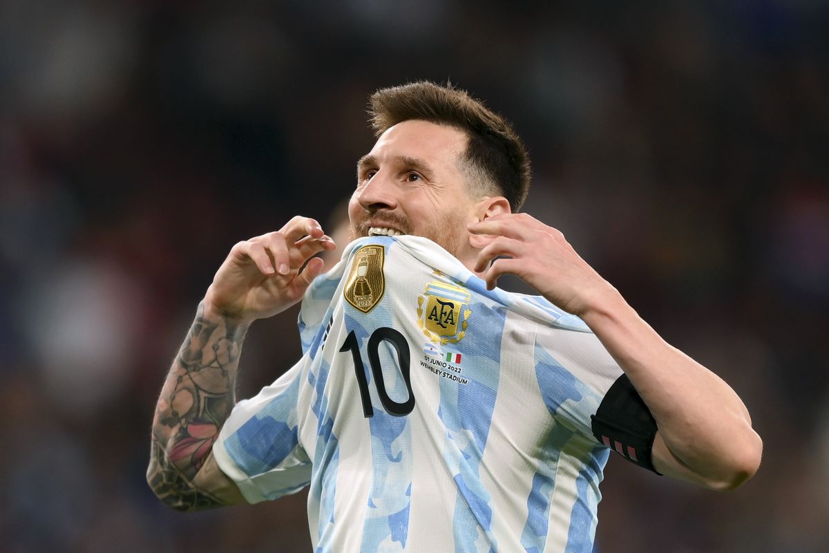 Lionel Messi, feliz, fue clave en un nuevo triunfo de la Selección Argentina rumbo al Mundial de Qatar
