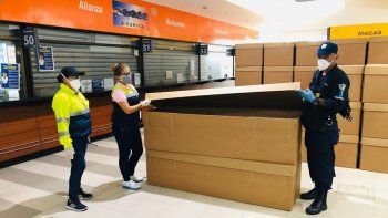 Coronavirus: En Ecuador denuncian que los ataúdes de cartón no solucionan la crisis de las morgues