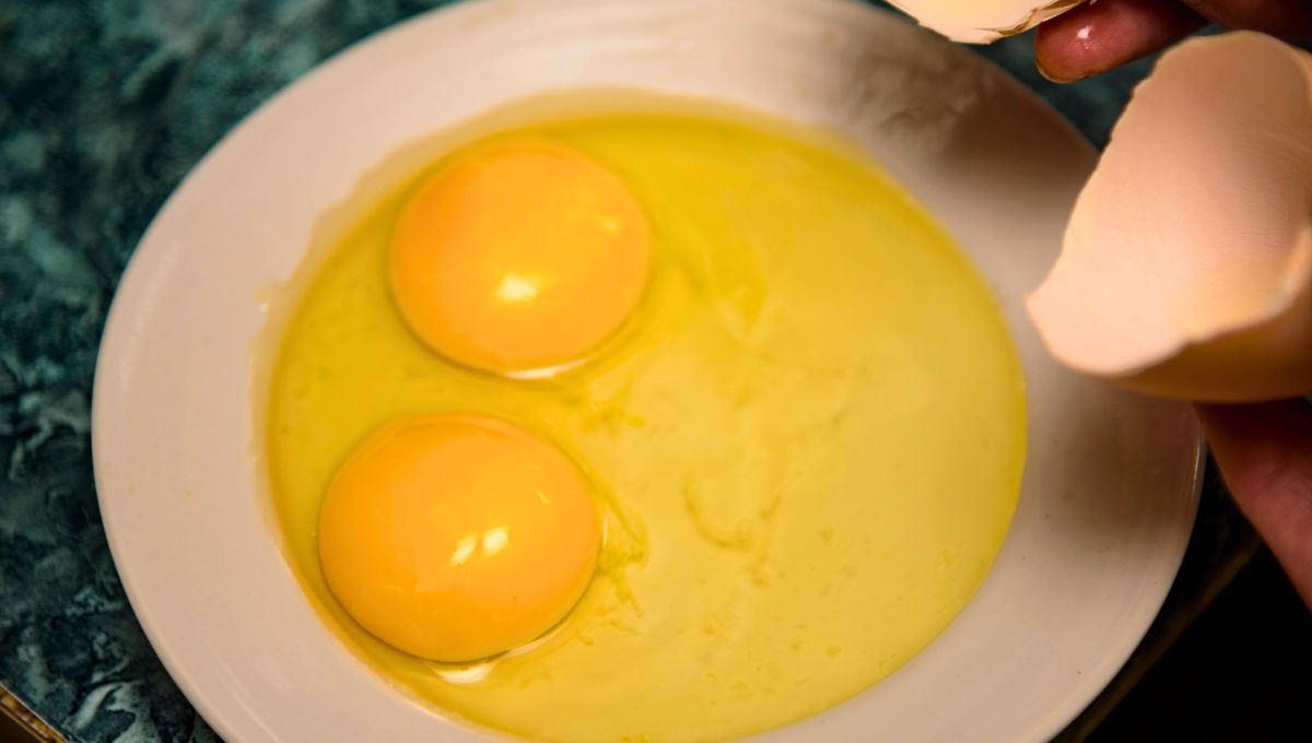 Qué significa que te toque un huevo con dos yemas y por qué es de buena suerte