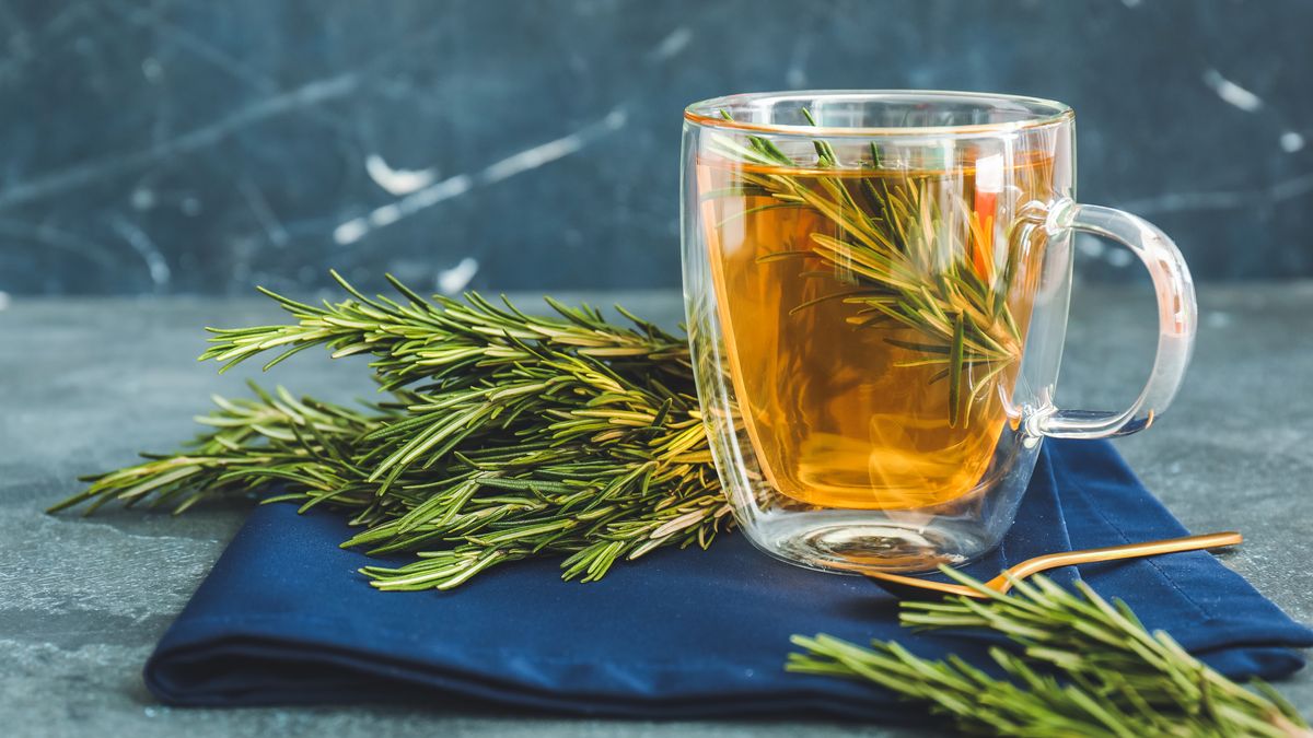 Las enfermedades que puedes prevenir consumiendo té de romero todos los días Las enfermedades que puedes prevenir consumiendo té de romero todos los días