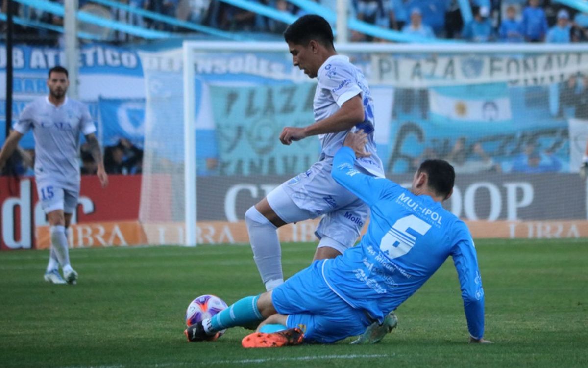 Godoy Cruz le ganó 3 a 1 a Defensores Unidos y avanzó en la Copa Argentina