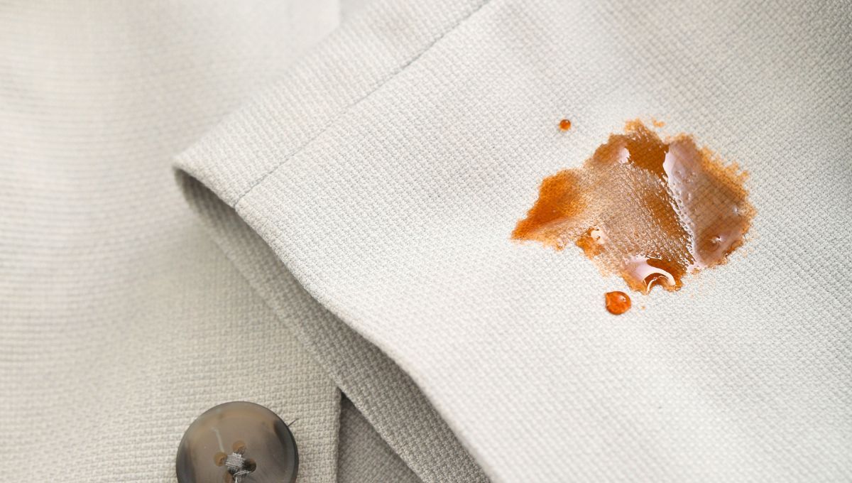 Cómo usar vinagre para limpiar manchas en la ropa.&nbsp;