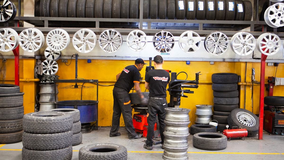 Fuerte expectativa por la baja de los aranceles en los celulares y el beneficio para el mercado interno, cómo ocurrió con las ruedas.