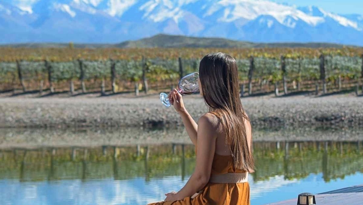 Se buscan voluntarios de todas partes del mundo para vivir al menos un mes en Mendoza. Se buscan voluntarios de todas partes del mundo para vivir al menos un mes en Mendoza.