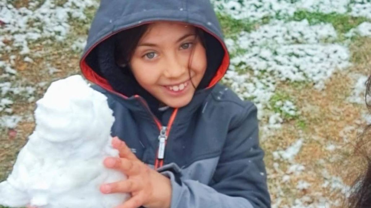 Franco se emocionó con la nieve. Franco se emocionó con la nieve.