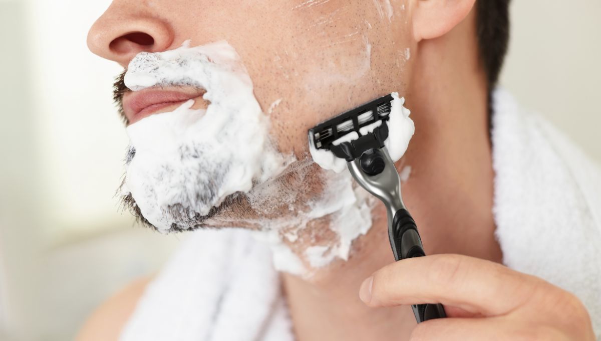 Siempre hay que aplicar gel o espuma de afeitar. Siempre hay que aplicar gel o espuma de afeitar. 