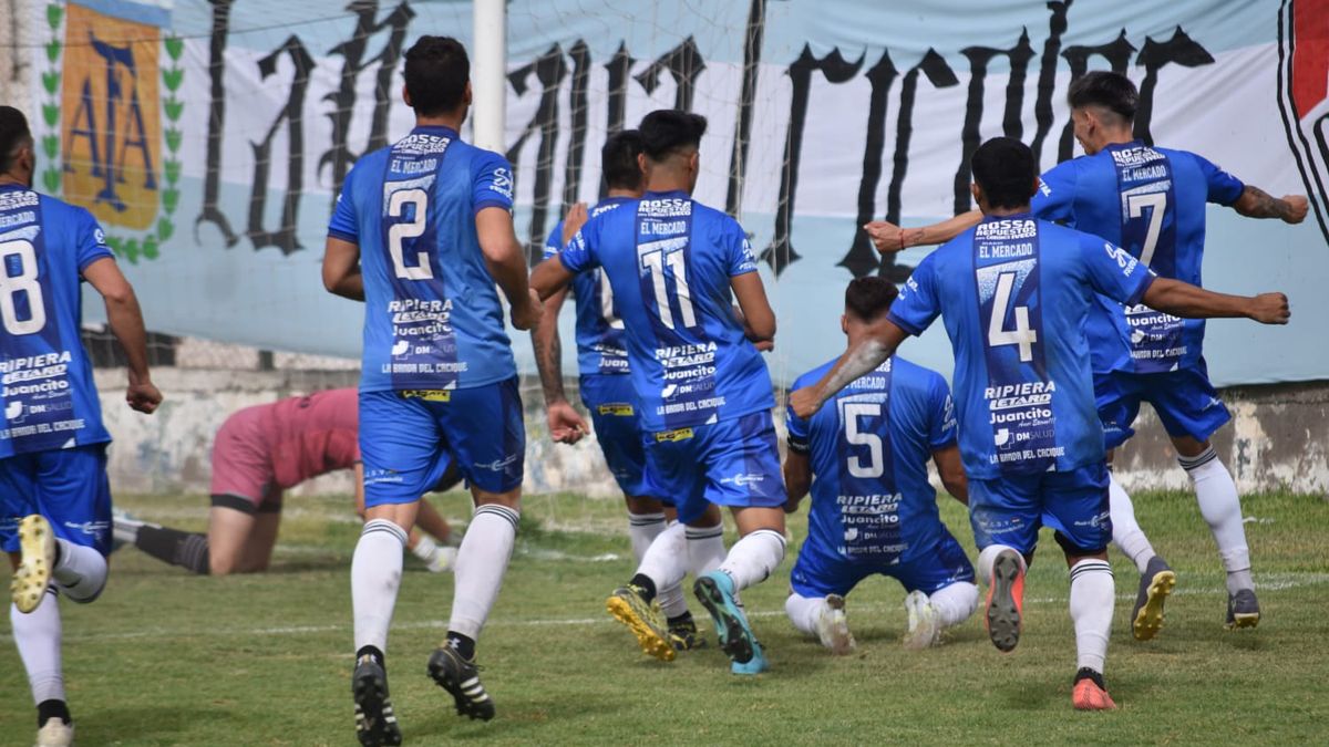 Deportivo Guaymallén dio el batacazo y eliminó a Godoy Cruz.