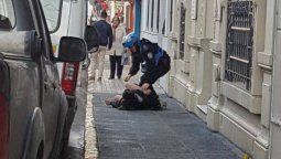 Se manifiestan y exigen sanción para policías que detuvieron sin motivos a una travesti Se manifiestan y exigen sanción para policías que detuvieron sin motivos a una travesti