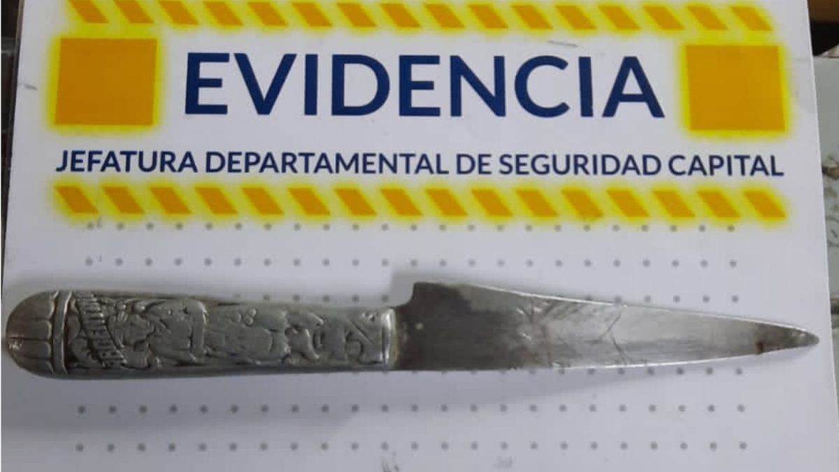 Este cuchillo tipo criollo fue una de las armas usadas por la banda de menores en su raid delictivo en Cuarta Sección.