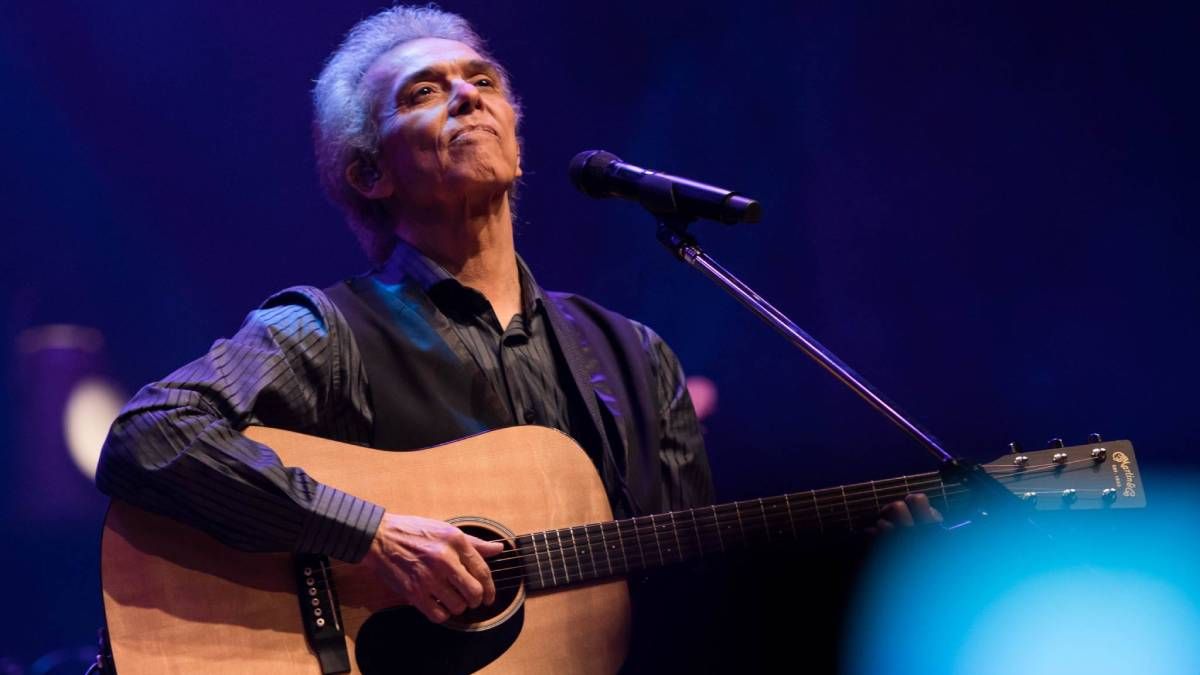 El cantautor cumplió 50 años con la música en 2020, la pandemia lo obligó a postergar sus festejos a través de esta gira nacional que ahora está completando. El cantautor cumplió 50 años con la música en 2020, la pandemia lo obligó a postergar sus festejos a través de esta gira nacional que ahora está completando.