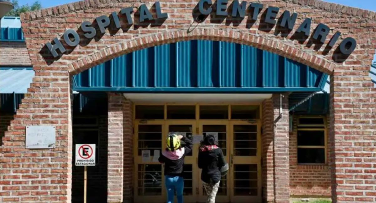 El pequeño fue llevado a un hospital en una ambulancia y los médicos indicaron que no tenía signos vitales El pequeño fue llevado a un hospital en una ambulancia y los médicos indicaron que no tenía signos vitales