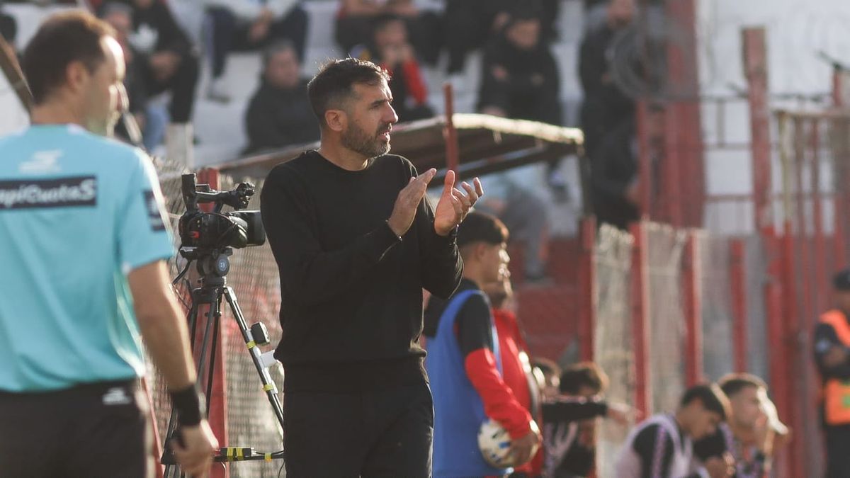 Mariano Echeverría, se fue muy feliz por el gran triunfo del Deportivo Maipú ante Chacarita.