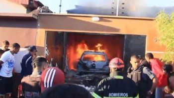 Una avioneta se estrelló contra una casa en Brasil: 5 muertos