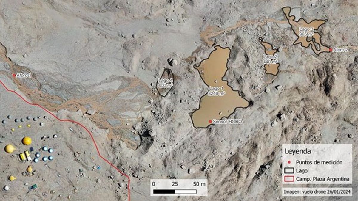 Como consecuencia del rápido deshielo por las altas temperaturas, tres lagunas se formaron rápidamente en la Quebrada de los Relinchos, entre los campamentos Casa de Piedra y Plaza Argentina, en el parque Aconcagua. Foto: Gobierno de Mendoza.