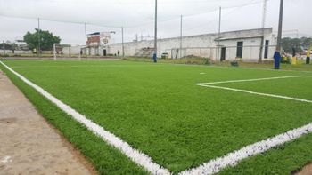 Un joven salvó a su amigo de una descarga eléctrica en una cancha de fútbol 5 Un joven salvó a su amigo de una descarga eléctrica en una cancha de fútbol 5