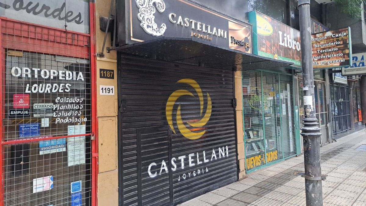 Indicaron que los delincuentes solo alcanzaron a forzar el candado de la reja pero no alcanzaron a cometer el robo. Indicaron que los delincuentes solo alcanzaron a forzar el candado de la reja pero no alcanzaron a cometer el robo.
